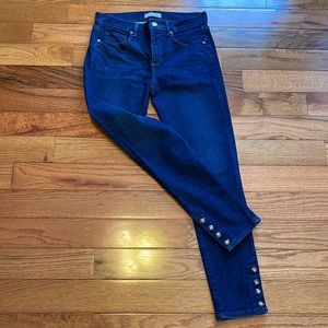 LOFT SKINNY DARK DEMI. JEANS WITH BUTTONS AT THE ANKLES